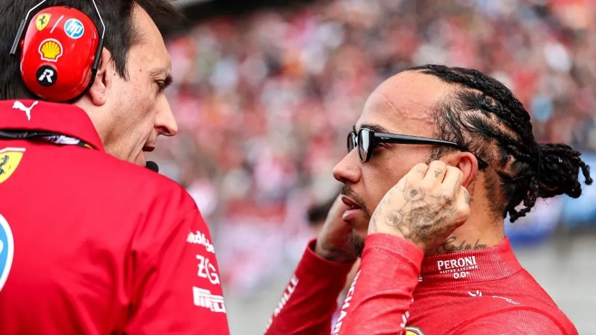 „Vicc" – Hamilton megszégyenítéséről beszélt a Ferrari-főnök