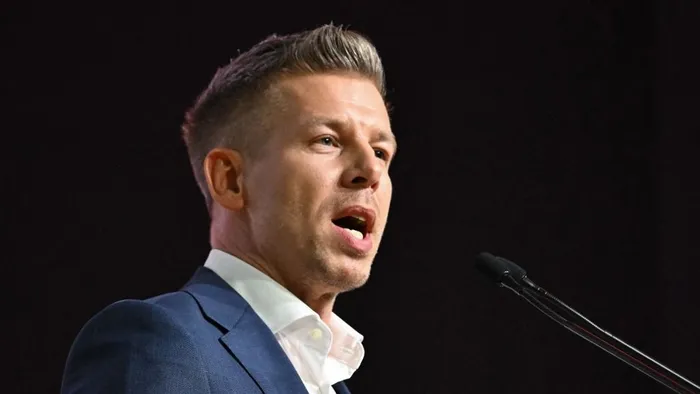 Ha a háborút kell támogatni, Magyar Péter a saját hazáját is képes elítélni