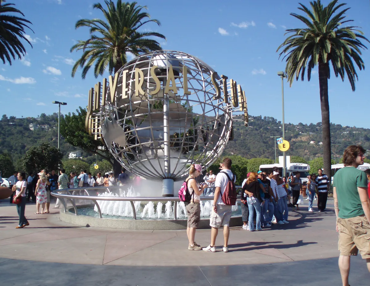 Disney Land, Everland, Universal Studios Japan, Paris, DisneyLand