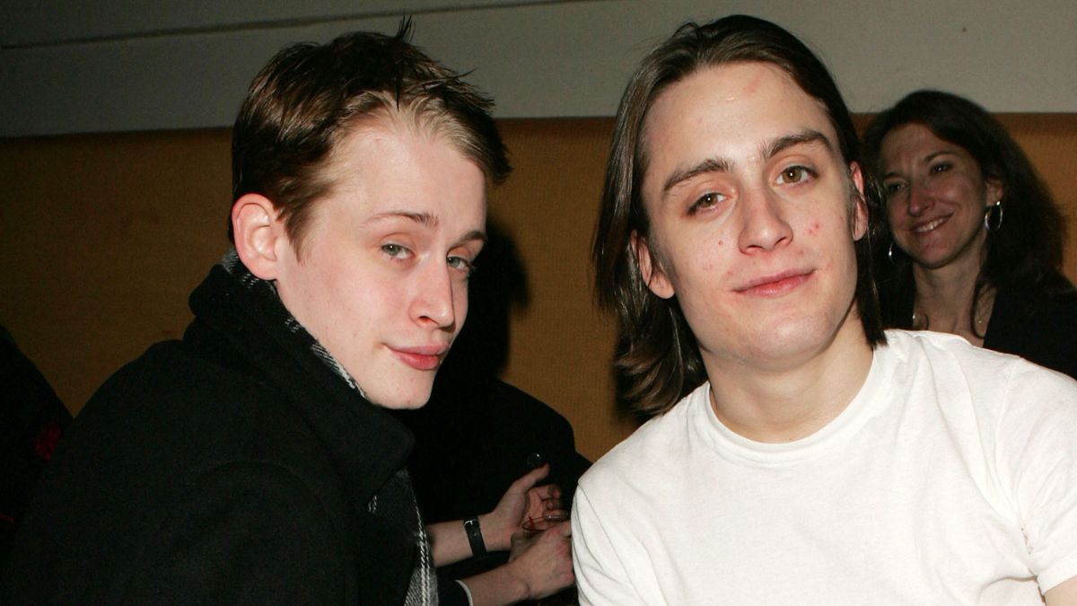 NEW YORK - FEBRUARY 28:  (U.S. TABLOIDS AND HOLLYWOOD REPORTER OUT)  (R-L) Actors Kieran Culkin and Macaulay Culkin attend the after party for the opening night of "After Ashley" on February 28, 2005 in New York City.  (Photo by Peter Kramer/Getty Images) *** Local Caption *** Kieran Culkin;Macaulay Culkin (Photo by Peter Kramer / Getty Images North America / Getty Images via AFP)