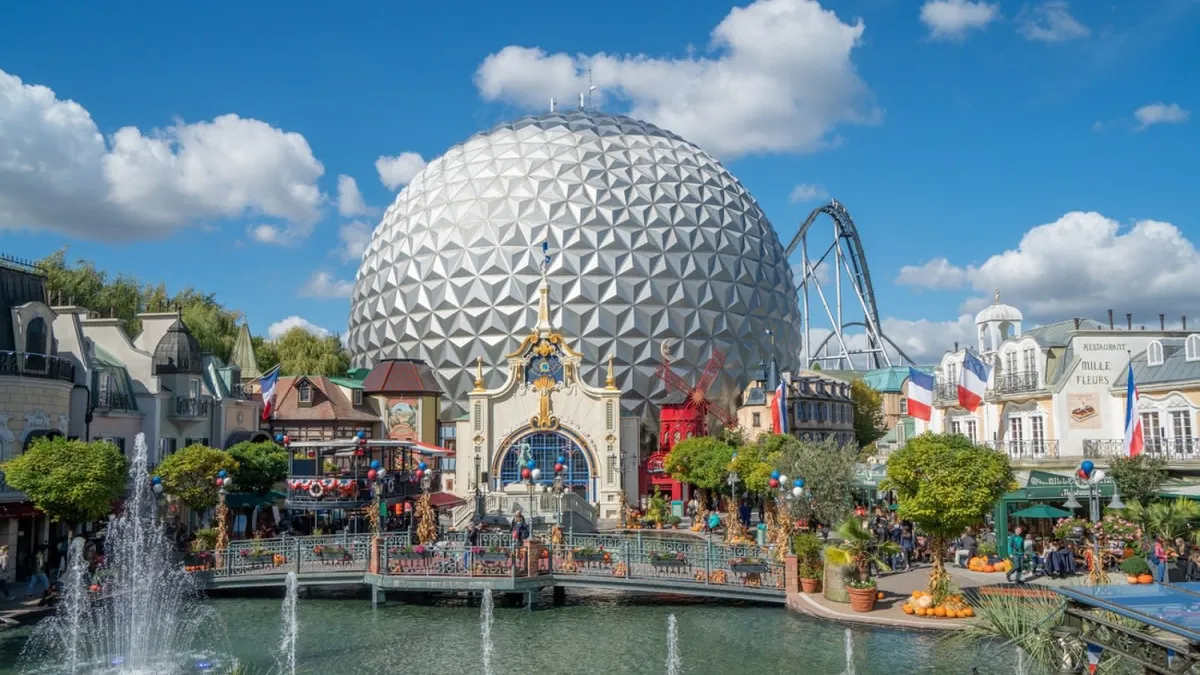 Disney Land, Everland, Universal Studios Japan, Paris, DisneyLand