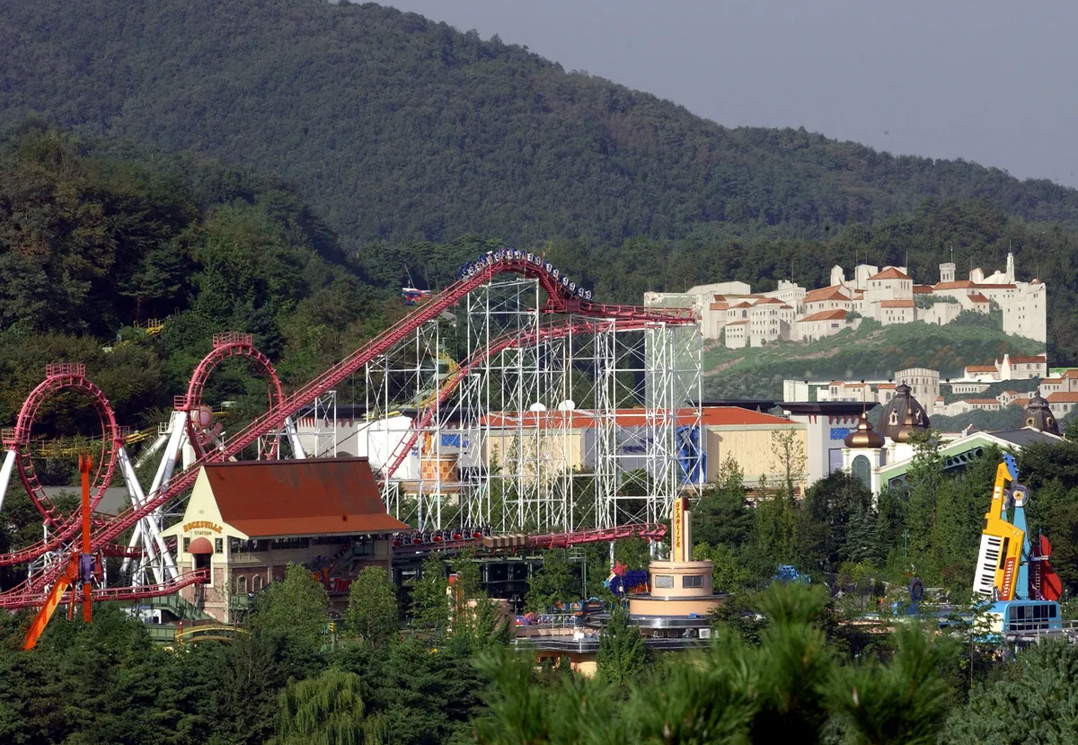 Disney Land, Everland, Universal Studios Japan, Paris, DisneyLand