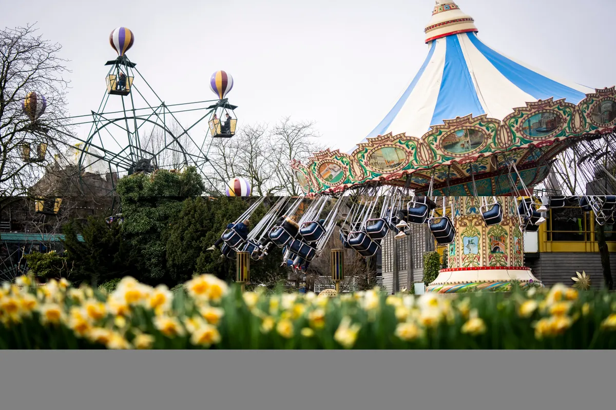 Disney Land, Everland, Universal Studios Japan, Paris, DisneyLand