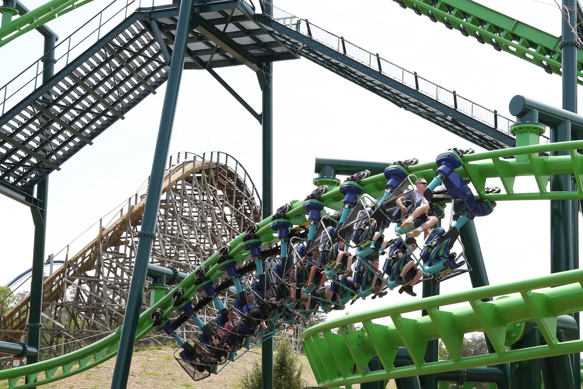 Disney Land, Everland, Universal Studios Japan, Paris, DisneyLand