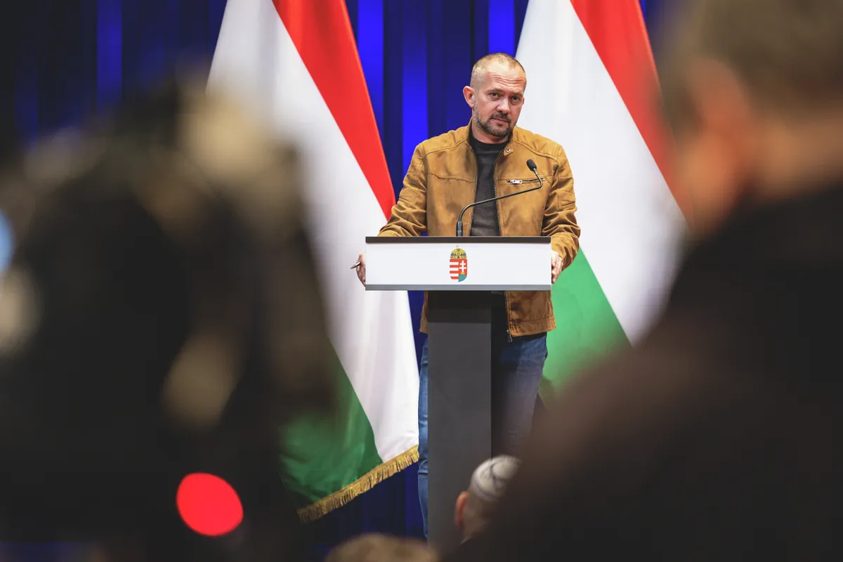 KORMÁNYINFÓ, GYOPÁROS Alpár, Gulyás Gergely, Vitályos Eszter, Karmelita Kolostor, Mit, miért tesz a kormány?, 2025. 03. 27.