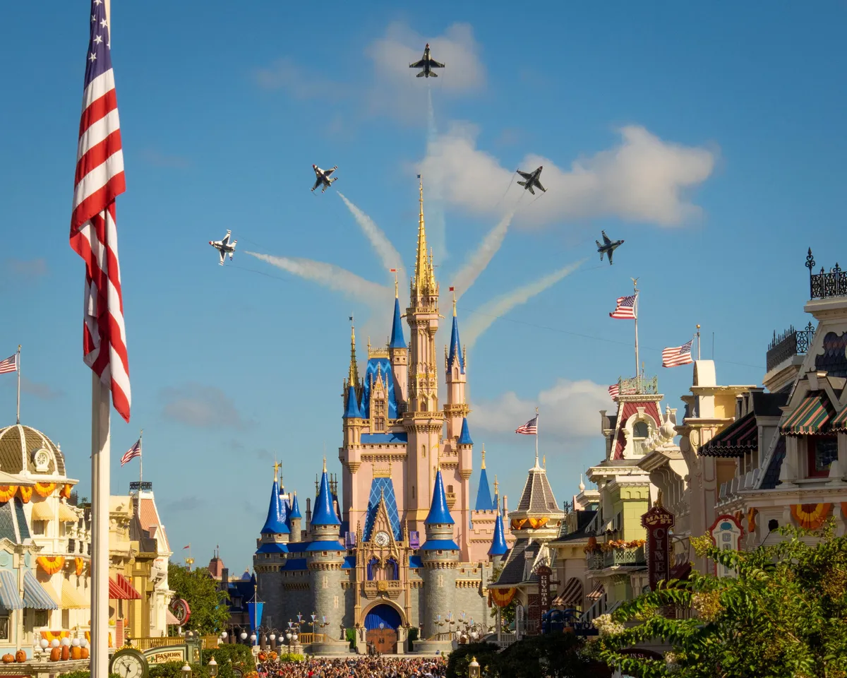 Disney Land, Everland, Universal Studios Japan, Paris, DisneyLand