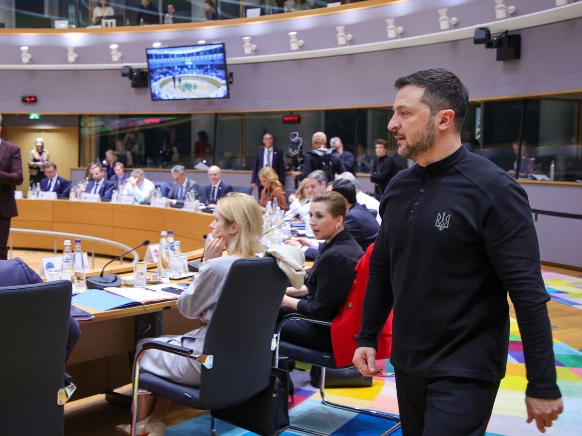 Brüsszel, 2025. március 6.
Volodimir Zelenszkij ukrán elnök az Európai Unió rendkívüli csúcstalálkozóján az Európai Tanács brüsszeli épületében 2025. március 6-án.
MTI/EPA/Olivier Matthys