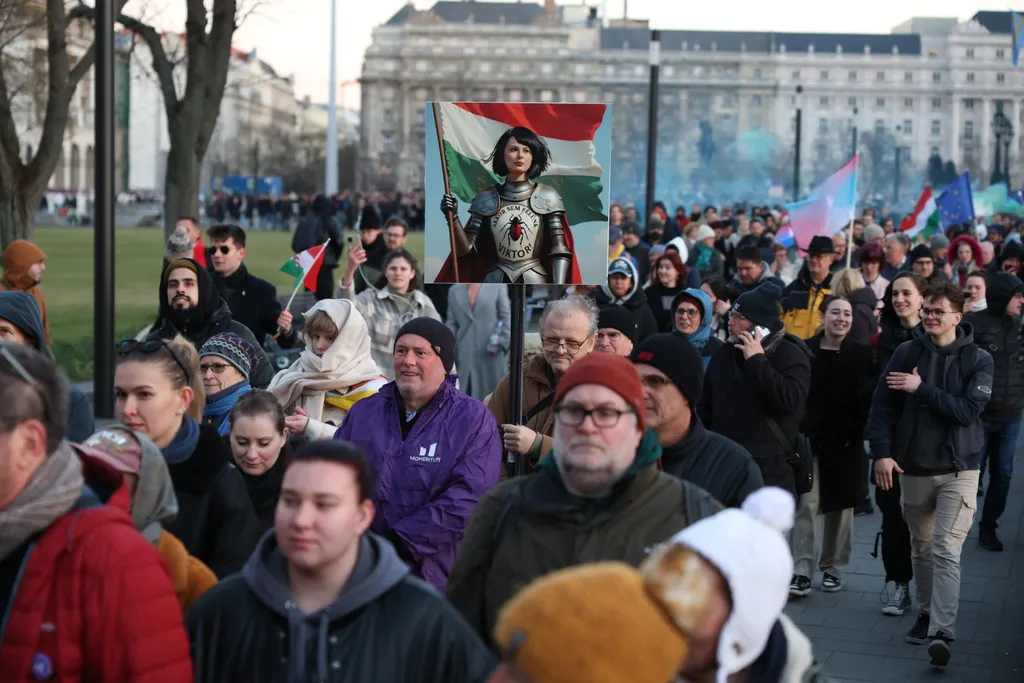 Momentumos tüntetés, hídfoglalás,
Momentumostüntetéshídfoglalás, 20245.03.18.