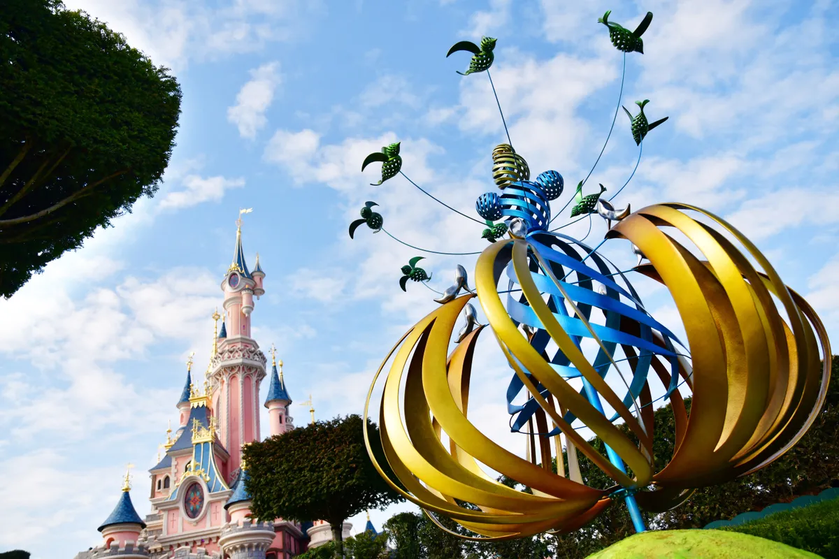 Disney Land, Everland, Universal Studios Japan, Paris, DisneyLand