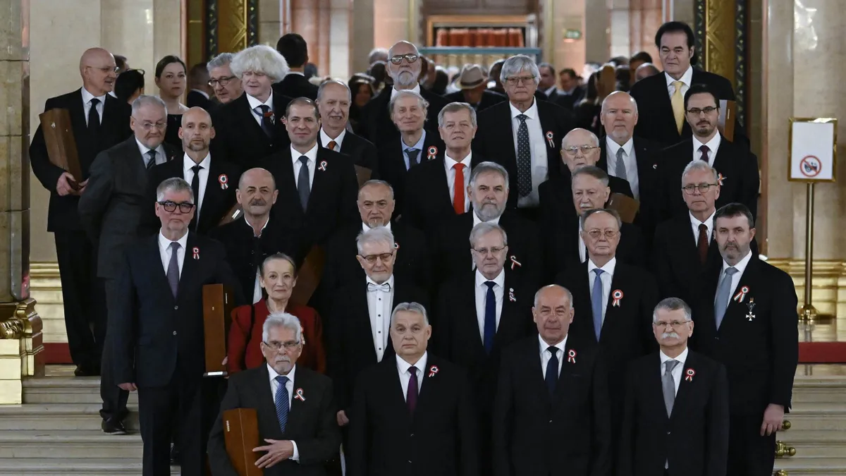 Orbán Viktor: Gratulálunk a díjazottaknak és kitüntetetteknek!