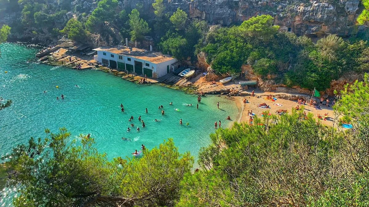 Ha Mallorcára utazik, ezeket a strandokat inkább kerülje el