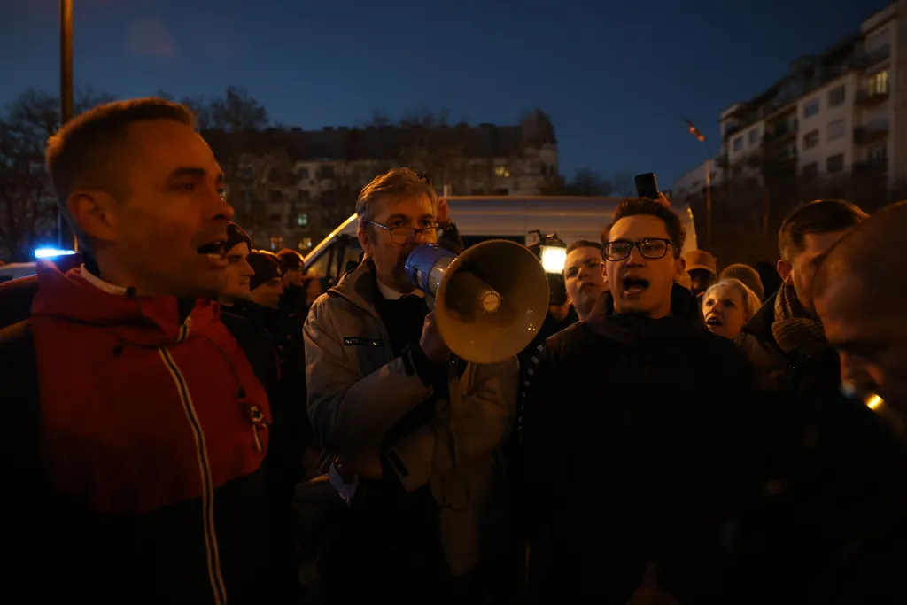 Momentumos tüntetés, hídfoglalás,
Momentumostüntetéshídfoglalás, 20245.03.18.