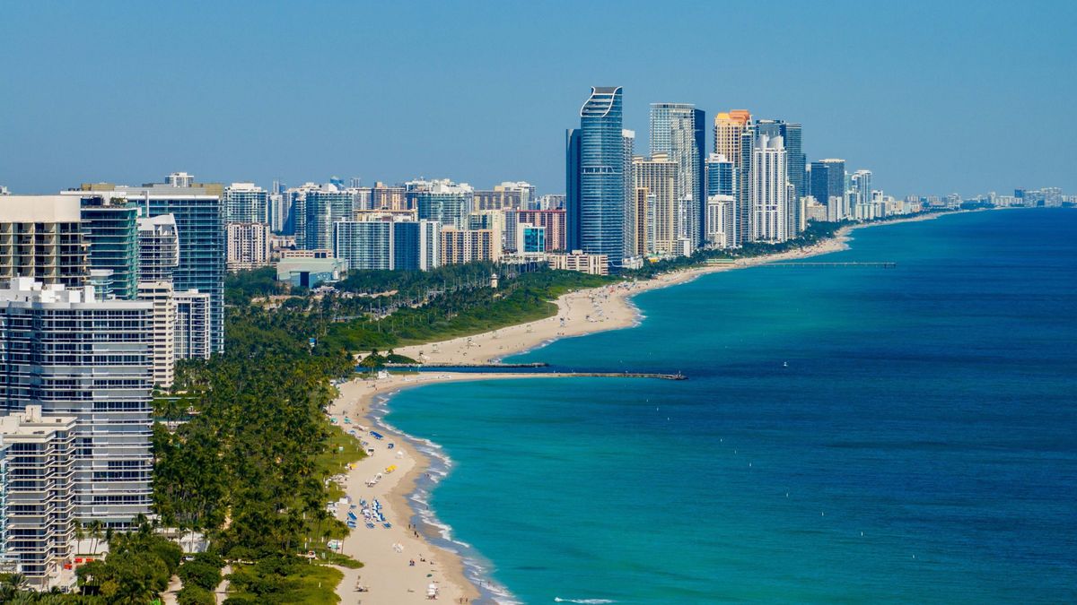 strand, veszélyes strand, veszélyesstrand, Aerial photo Miami Beach inlet between Haulover and Bal Harbour