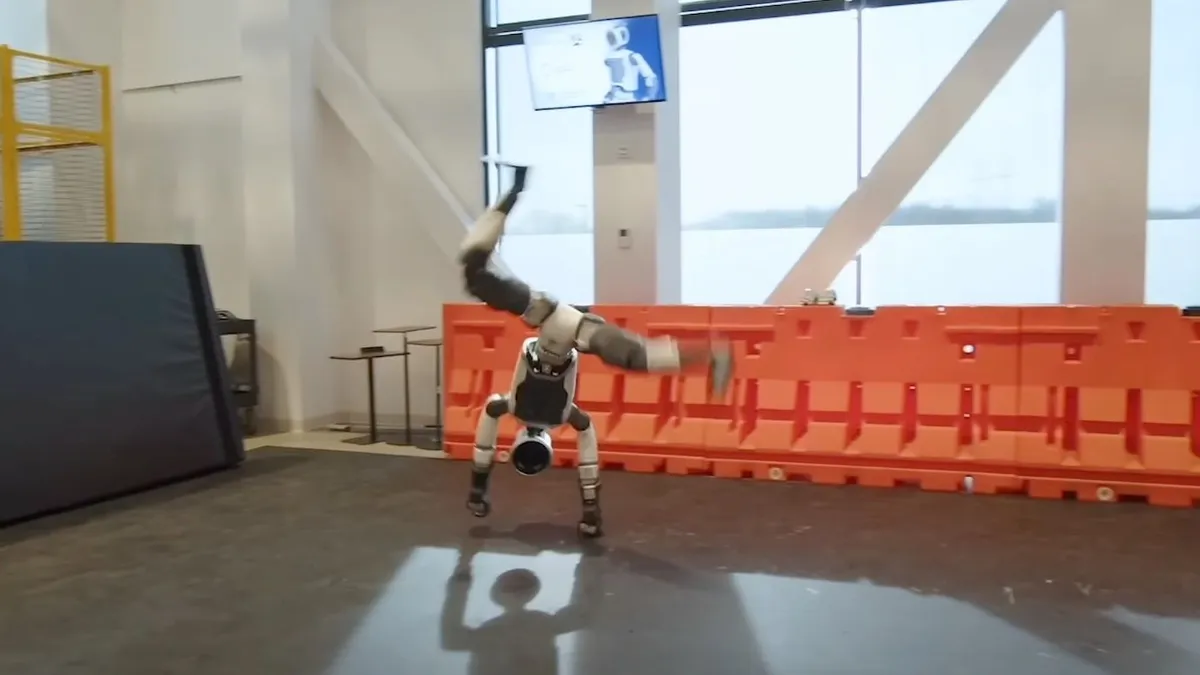 A Boston Dynamics új videóval borzolja az idegeinket