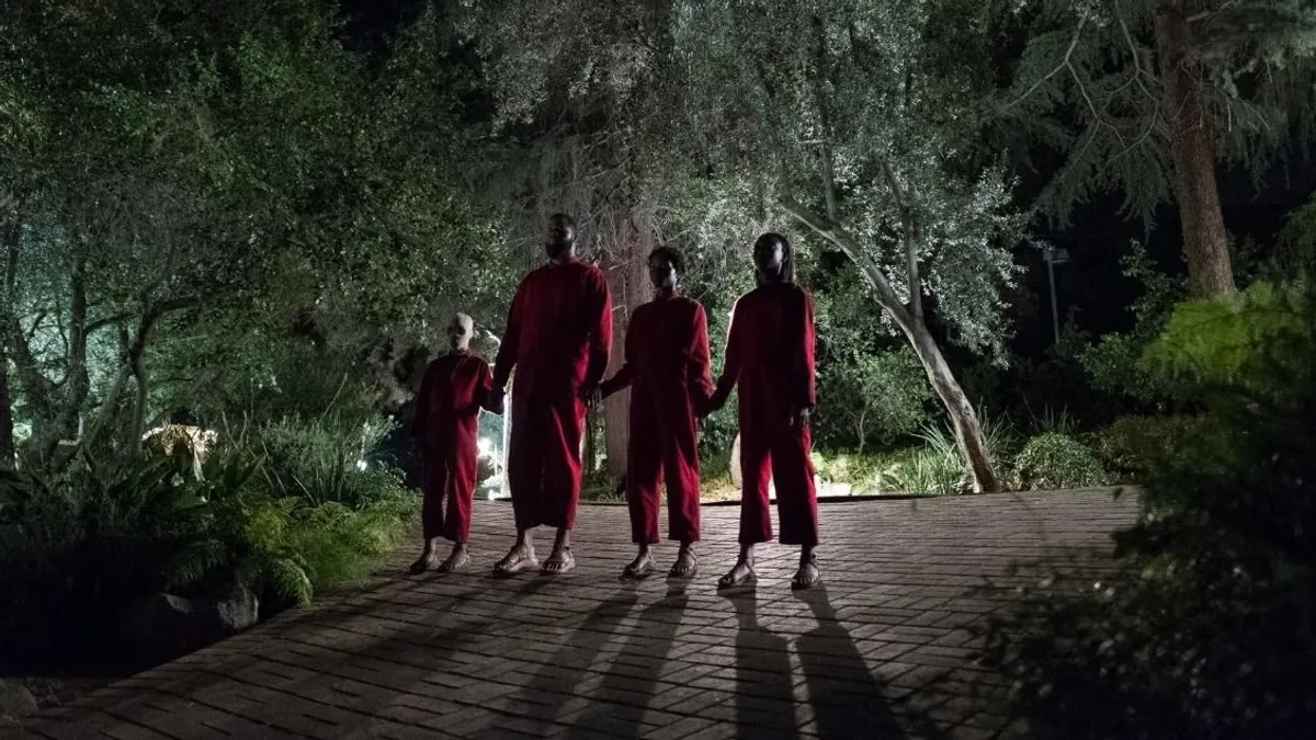 Hat éve, hogy horrorfilmen mutatták be az USA társadalmát