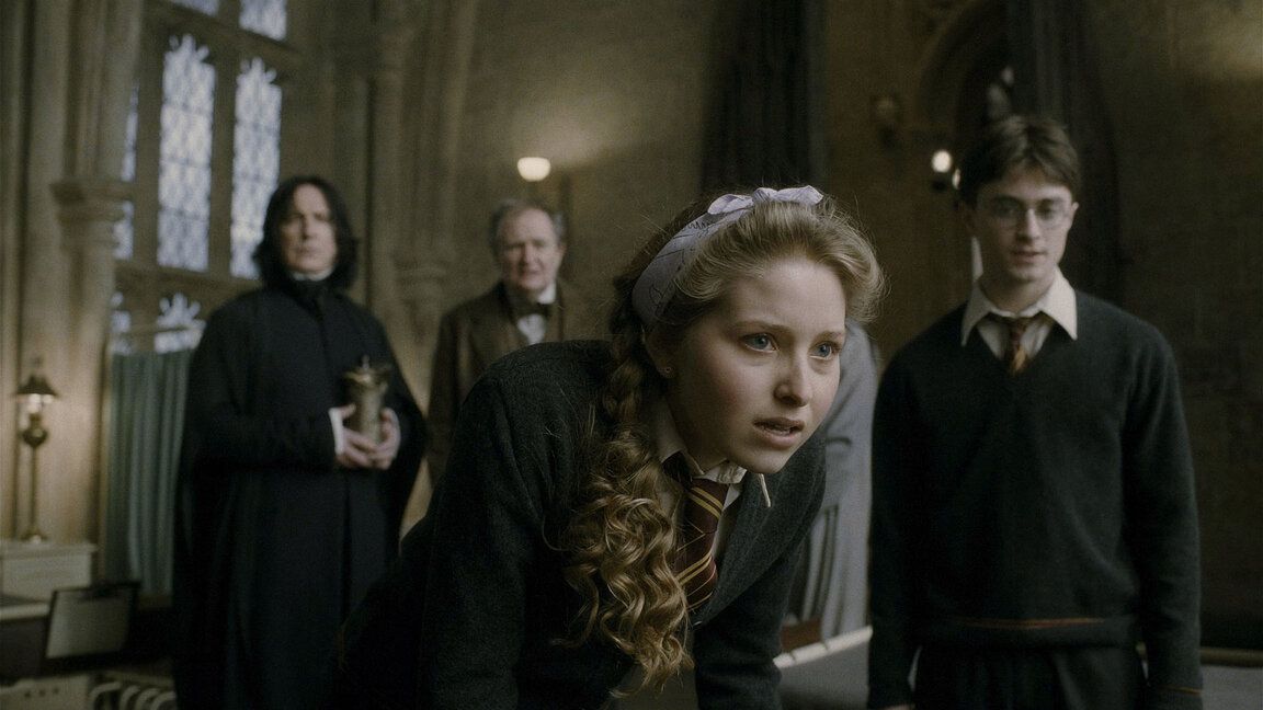 JIM BROADBENT , ALAN RICKMAN , DANIEL RADCLIFFE and JESSIE CAVE in HARRY POTTER AND THE HALF-BLOOD PRINCE  (Credit Image: © Warner Bros. Pictures/Entertainment Pictures via ZUMA Press)  Harry Potter and the Half-Blood Prince  2008