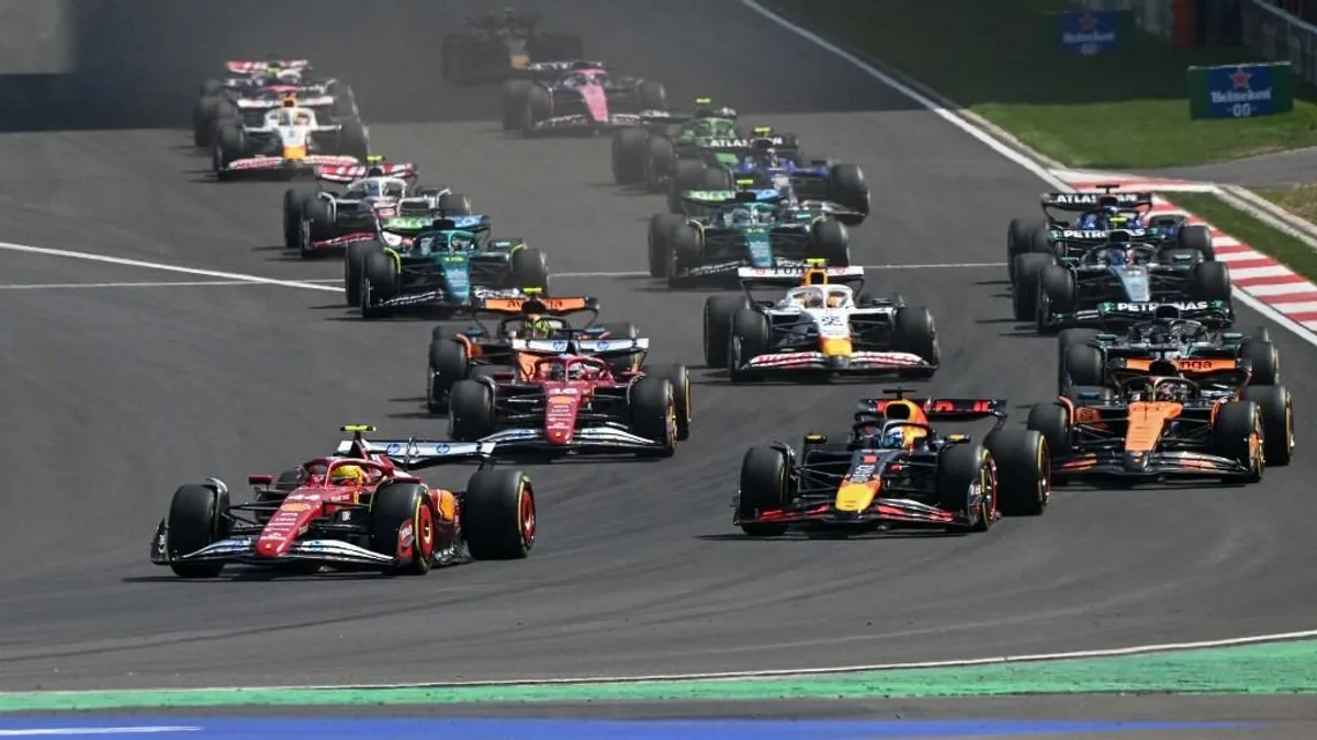Baleset és előzés az F1 Kínai Nagydíj sprintfutamának végén