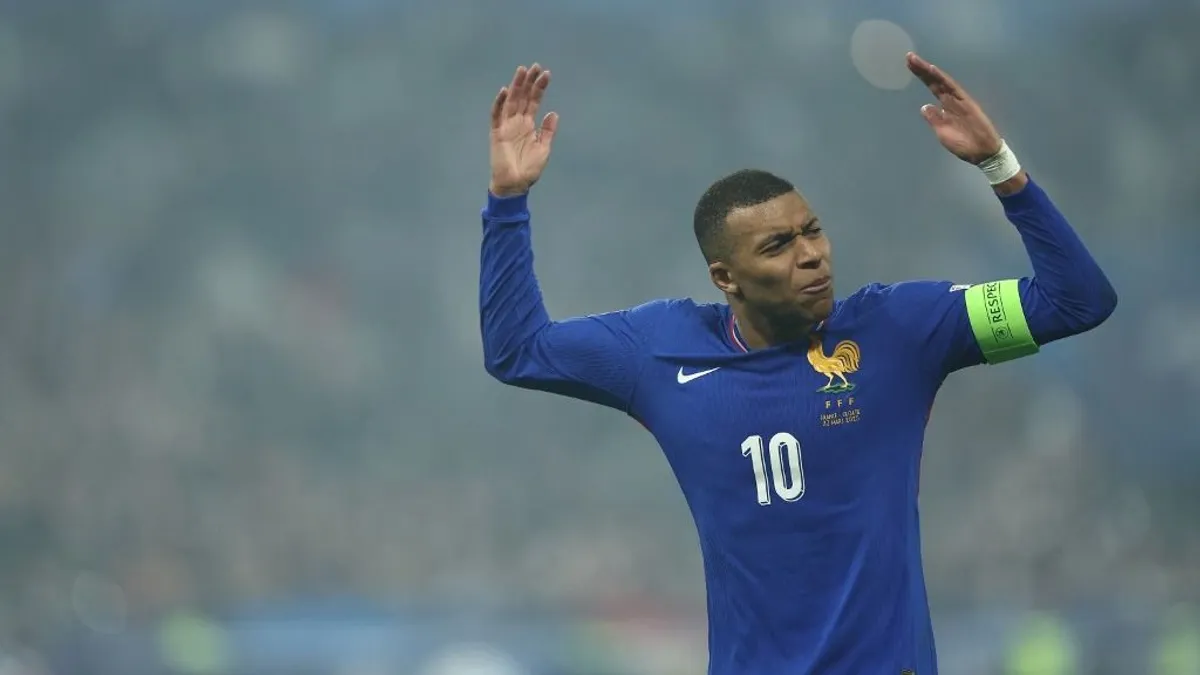 Kylian Mbappé vicces esete a távirányítós autóval – videó