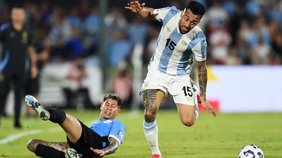 Bombagól és brutális fejrúgás az argentinok vb-selejtezőjén