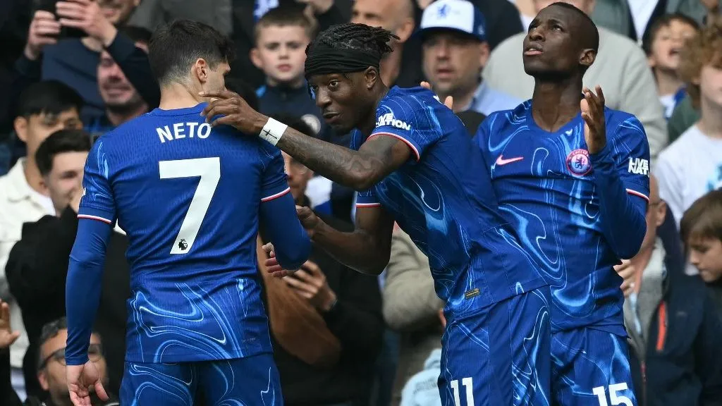 Chelsea's Senegalese striker #15 Nicolas Jackson (R) celebrates scoring the opening goal during the English Premier League football match between Chelsea and Everton at Stamford Bridge in London on April 26, 2025. (Photo by JUSTIN TALLIS / AFP) / RESTRICTED TO EDITORIAL USE. No use with unauthorized audio, video, data, fixture lists, club/league logos or 'live' services. Online in-match use limited to 120 images. An additional 40 images may be used in extra time. No video emulation. Social media in-match use limited to 120 images. An additional 40 images may be used in extra time. No use in betting publications, games or single club/league/player publications. / 