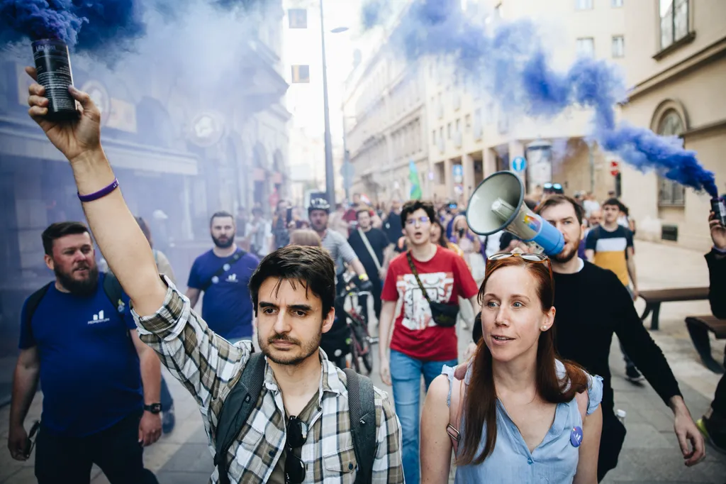 Hadházy Ákos, HadházyÁkos, tüntetés, hídfoglalás, Szabadság híd, 2025.04.22.
