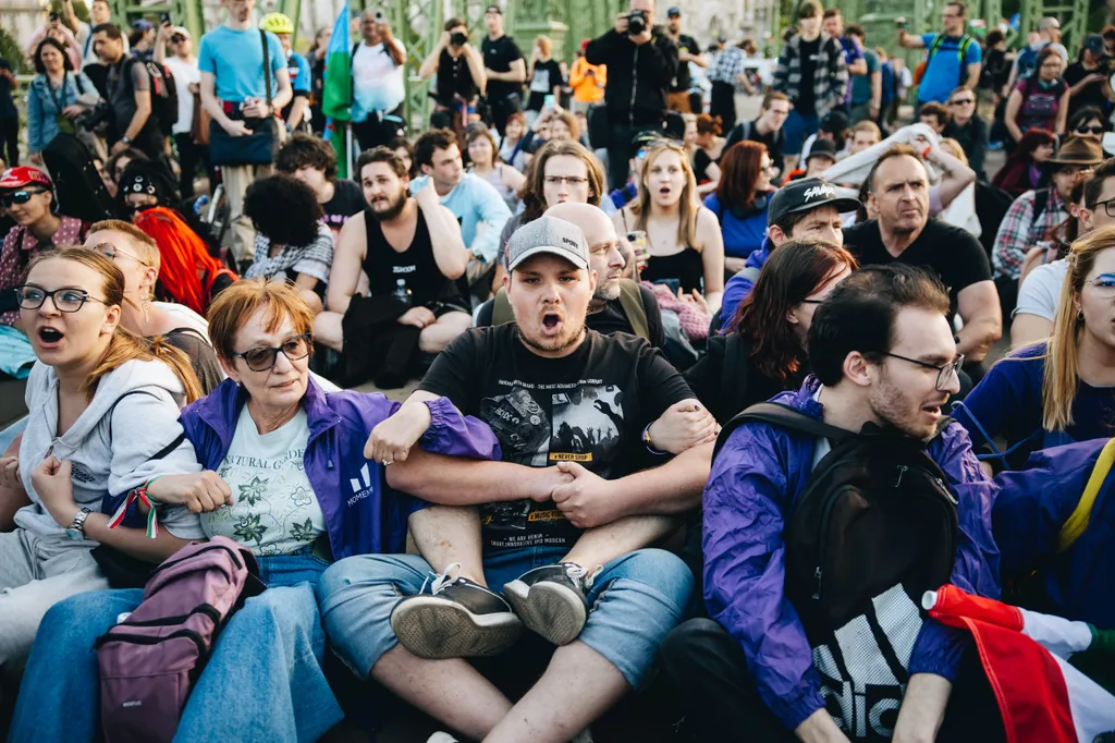 Hadházy Ákos, HadházyÁkos, tüntetés, hídfoglalás, Szabadság híd, 2025.04.22.