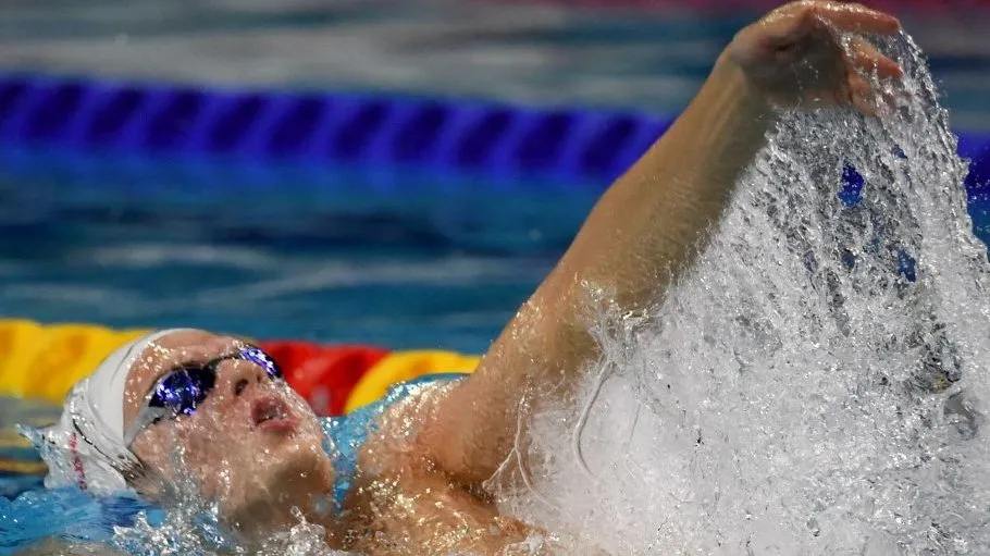 Hungarys Hubert Kos competes in the Mens 200 meters Backstroke final during the World Aquatics Swimming Championships (25 m) 2024 at Duna Arena in Budapest, on December 15, 2024. (Photo by Ferenc ISZA / AFP)