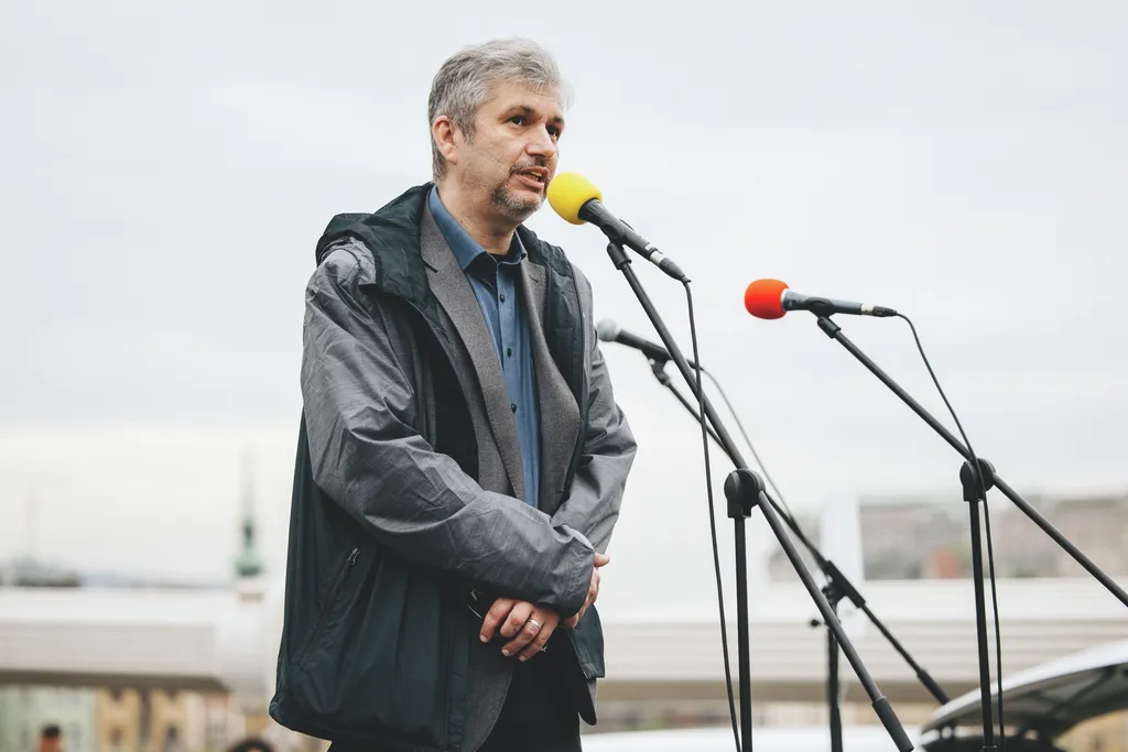 Pride-tüntetés, Hadházy Ákos, forgalmi dugó, Pride-tüntetésHadházyÁkos, forgalmi dugó, 2025.04.15.