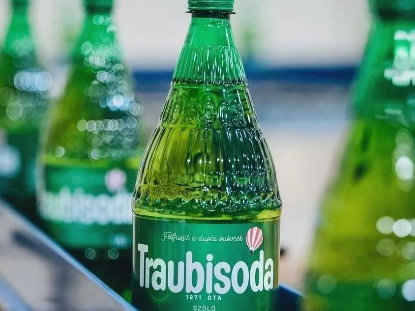 A Márka Üdítőgyártó Kft. a beruházás bejelentése, valamint a Traubisoda gyártósorának beindítása,
MárkaüdítőTrubisoda, 2025.03.18.