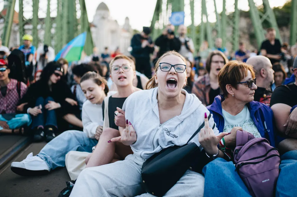Hadházy Ákos, HadházyÁkos, tüntetés, hídfoglalás, Szabadság híd, 2025.04.22.