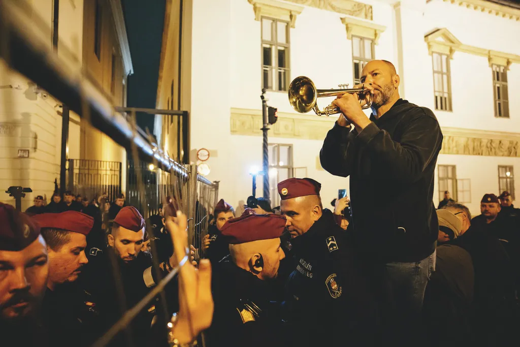 Pride-tüntetés, Hadházy Ákos, forgalmi dugó, Pride-tüntetésHadházyÁkos, forgalmi dugó, 2025.04.15.