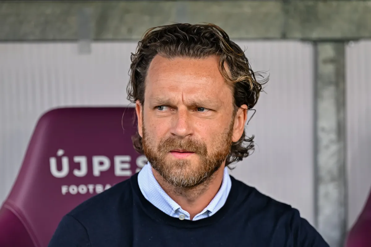 Budapest, 2025. április 13.
Bartosz Grzelak, az Újpest FC vezetőedzője a labdarúgó OTP Bank Liga 27. fordulójában játszott Újpest FC - Debreceni VSC mérkőzésen a Szusza Ferenc Stadionban 2025. április 13-án.
MTI/Vasvári Tamás