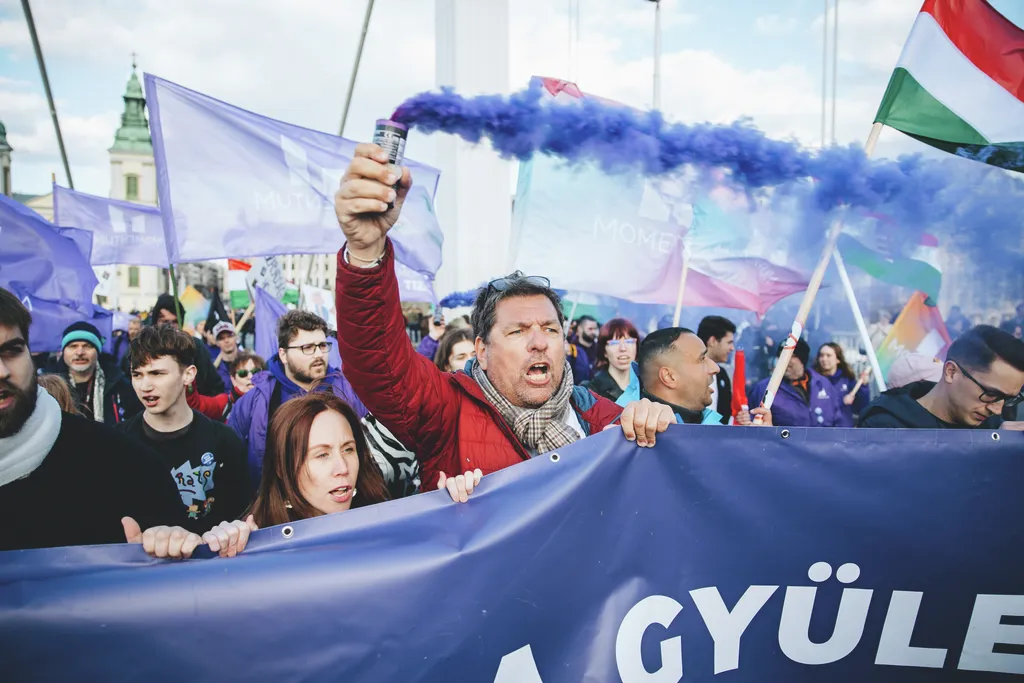 Pride-tüntetés, Pridetüntetés, Pride-párti tüntetés, Pridepártitüntetés, Budapest, 2025.04.08.
