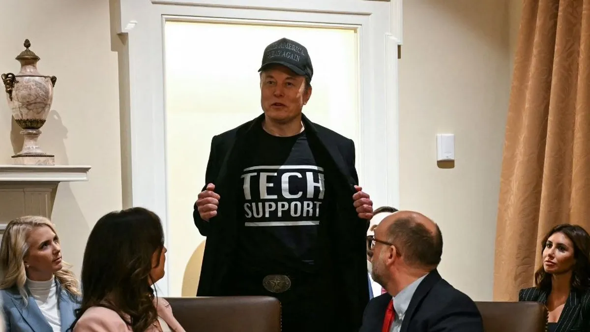 Célkeresztjébe vette Elon Muskot az EU, óriási pénzbüntetést szabna ki rá