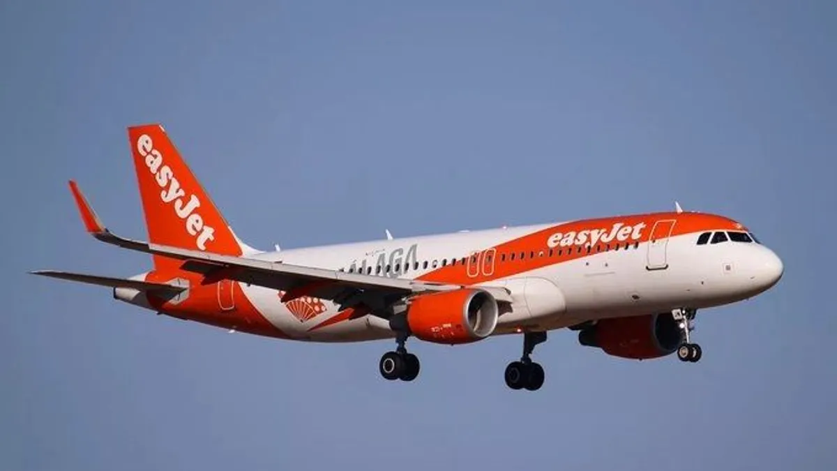 Repülés közben meghalt az EasyJet egyik utasa
