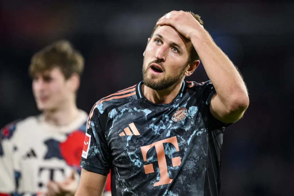 25 January 2025, Baden-Württemberg, Freiburg im Breisgau: Soccer: Bundesliga, SC Freiburg - Bayern Munich, Matchday 19, Europa-Park Stadium. Munich's Harry Kane reacts after the game. Photo: Tom Weller/dpa - IMPORTANT NOTE: In accordance with the regulations of the DFL German Football League and the DFB German Football Association, it is prohibited to utilize or have utilized photographs taken in the stadium and/or of the match in the form of sequential images and/or video-like photo series. (Photo by Tom Weller / DPA / dpa Picture-Alliance via AFP)