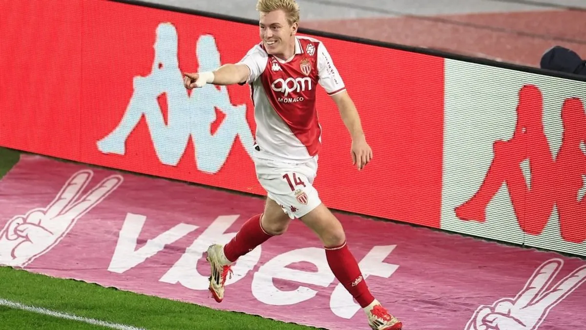 Az Arsenal aprópénzért engedte el, a világ legjobb csatára lehet belőle