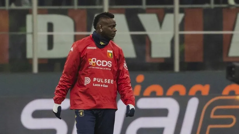 fenegyerek, Mario Balotelli plays during the Serie A match between AC Milan and Genoa at Giuseppe Meazza Stadium in Milano, Italy, on December 15, 2024. (Photo by Mairo Cinquetti/NurPhoto) (Photo by Mairo Cinquetti / NurPhoto / NurPhoto via AFP)