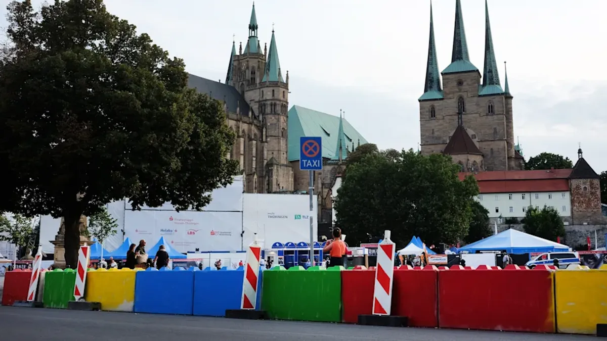 Lego háború: műanyagjáték vs. betontömb