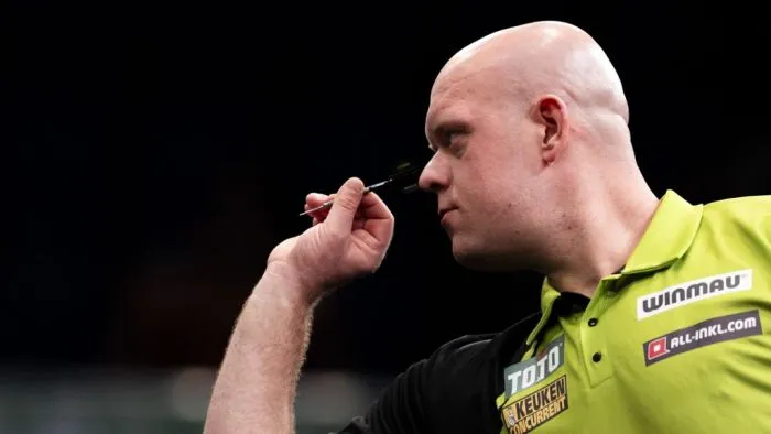 A darts világbajnoka fantasztikus kilencnyilassal jelentkezett – videó