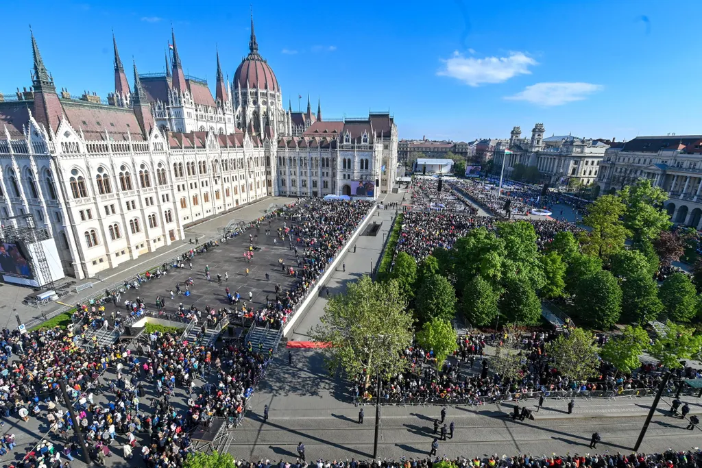 Ferenc pápa látogatásai, Ferencpápalátogatásai, Magyarország, Budapest, Erdély, Csíksomlyó, galéria, 2025.04.21.