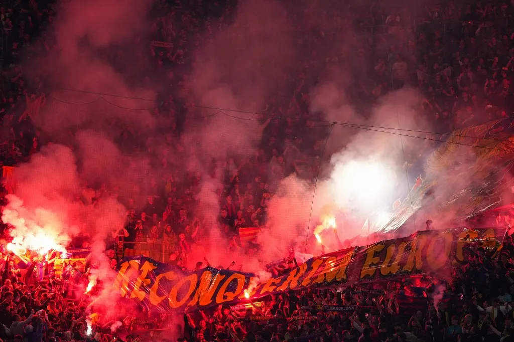 A Barcelona szurkolói görögtűzzel hangoltak a Dortmund elleni meccsre
