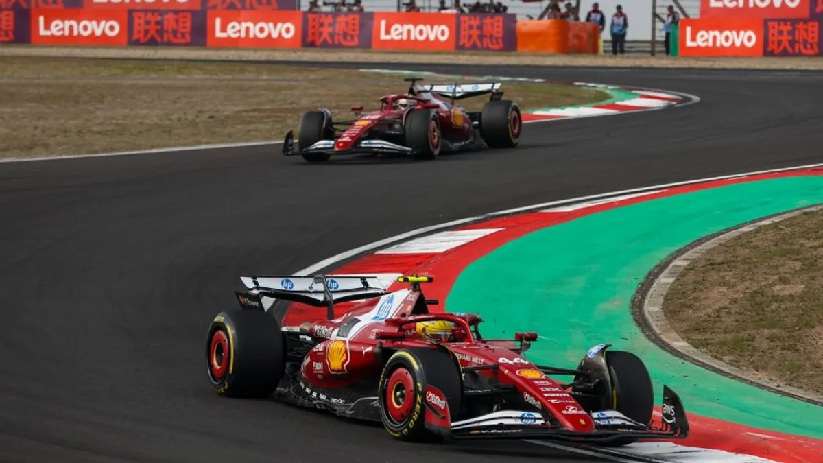 Hat új pilótát is tesztelnek Bahreinben, az F1-es mezőnyben