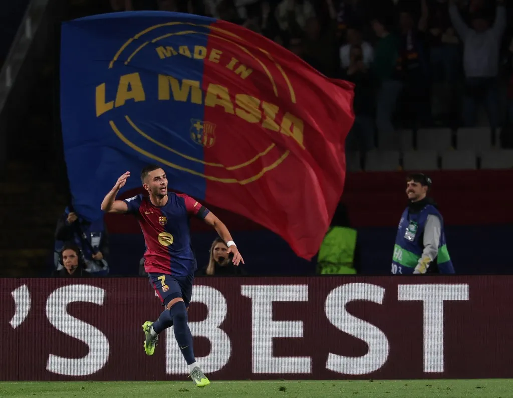 Barcelona's Spanish forward #07 Ferran Torres celebrates scoring an equalizing goal during the UEFA Champions League semi final first leg football match between FC Barcelona and Inter Milan at the Estadi Olimpic Lluis Companys in Barcelona on April 30, 2025. (Photo by LLUIS GENE / AFP)