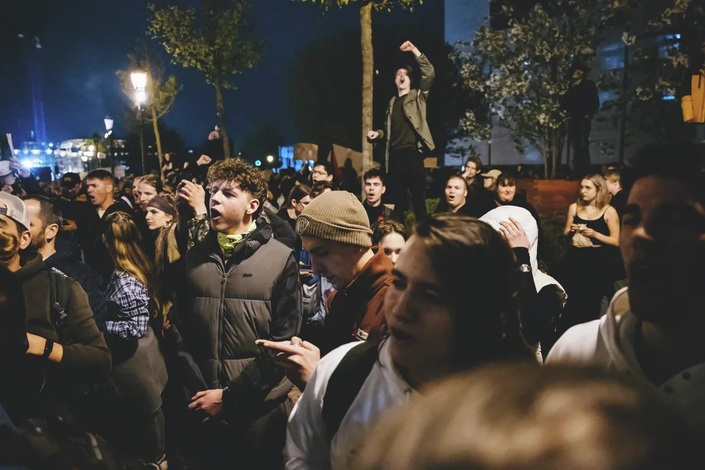 Pride-tüntetés, Hadházy Ákos, forgalmi dugó, Pride-tüntetésHadházyÁkos, forgalmi dugó, 2025.04.15.