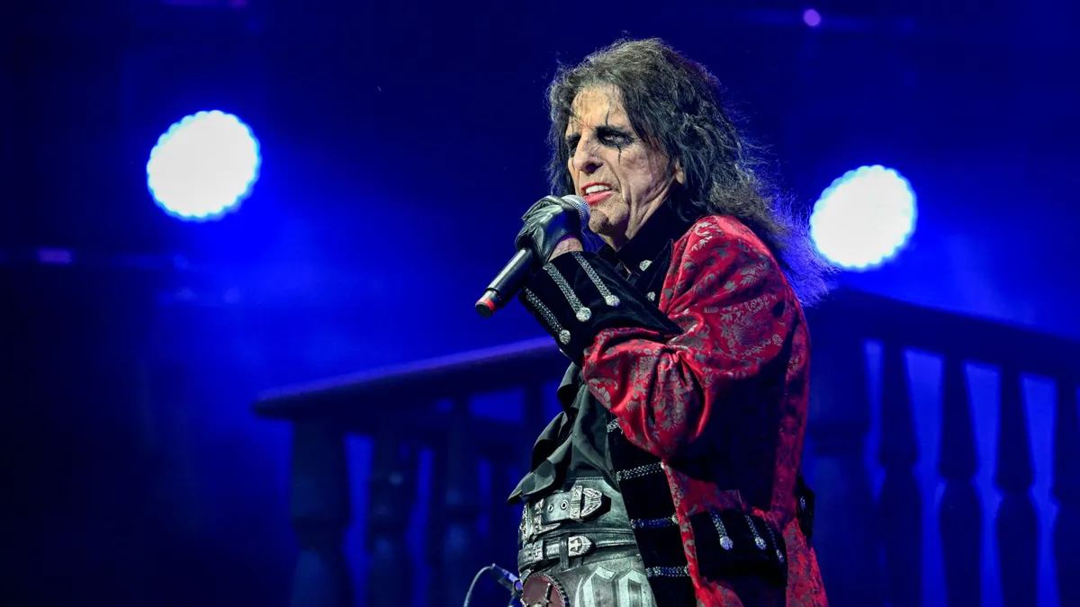 Alice Cooper a színpadon