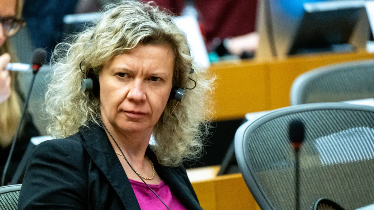 Szentkirályi Alexandra helyretette az uniós pénzek visszatartása miatt örömködő EP-képviselőt