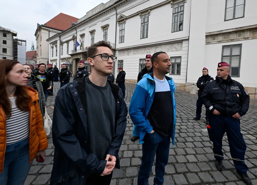 Pride-tüntetés, Hadházy Ákos, forgalmi dugó, Pride-tüntetésHadházyÁkos, forgalmi dugó, 2025.04.15.