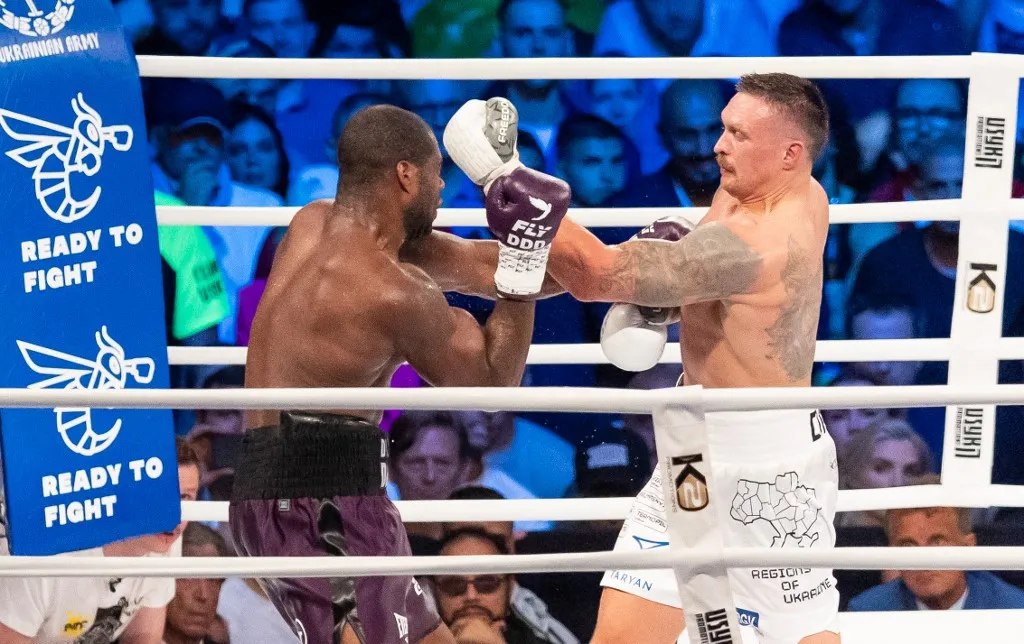 boksz, Daniel Dubois, Oleksandr Usyk during boxing gala in Wroclaw, Poland on August 26, 2023. (Photo by Foto Olimpik/NurPhoto) (Photo by Foto Olimpik / NurPhoto / NurPhoto via AFP)