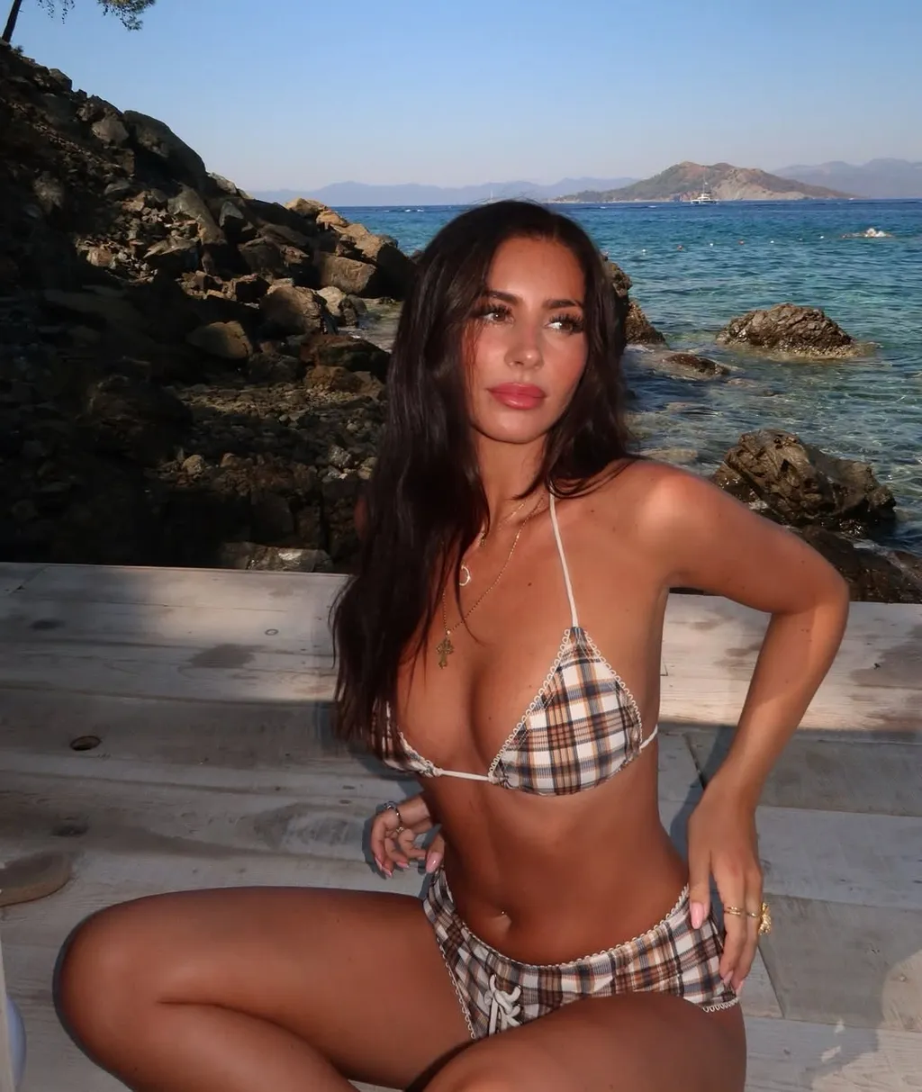 Georgia May Heath, szexi